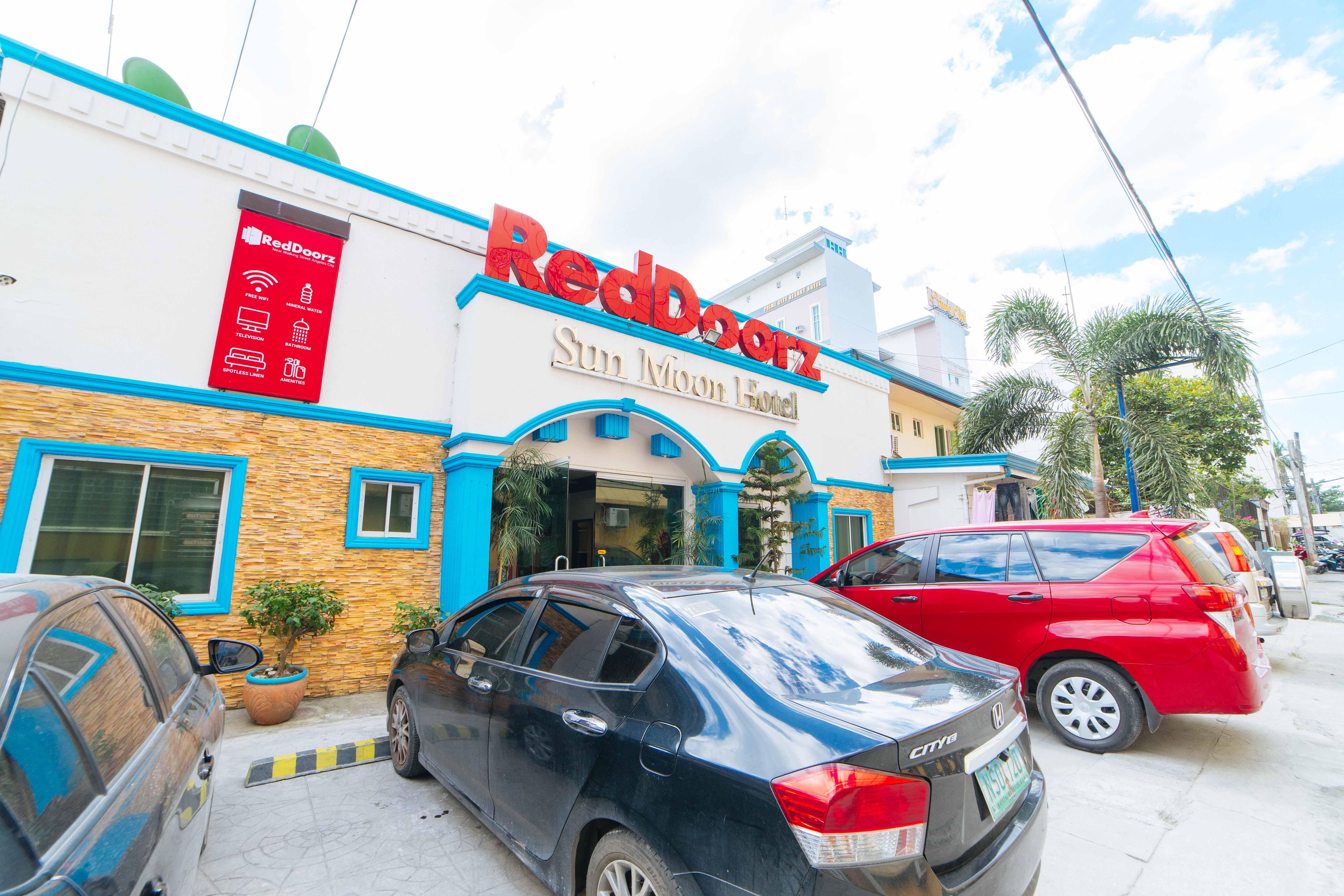 红多兹酒店-近安吉利斯步行街 外观 照片
